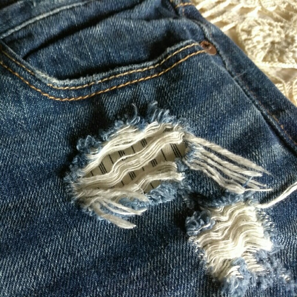 Abercrombie Distressed Demin Jean Mini Skirt - Picture 4 of 6
